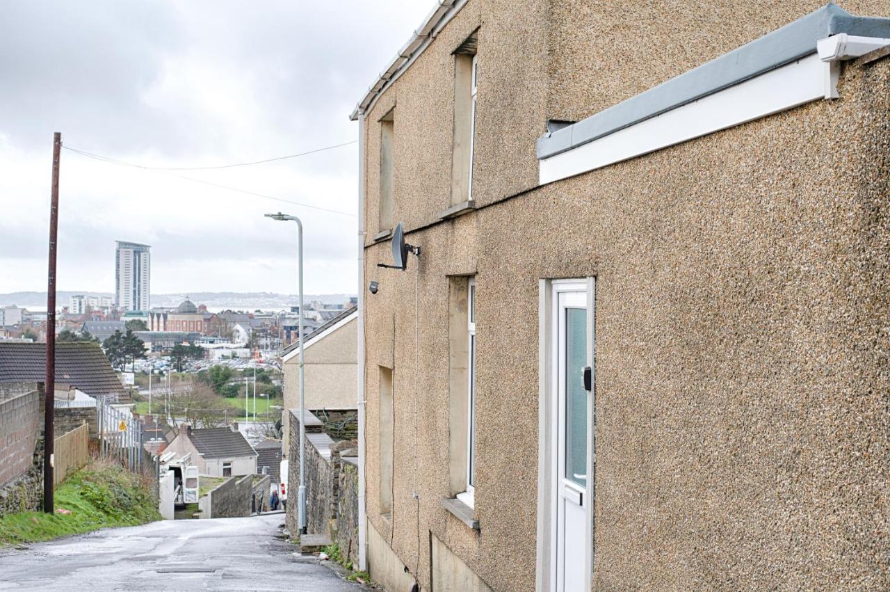 Parking, Smart Tv'S In All Rooms, Central Location Swansea Esterno foto