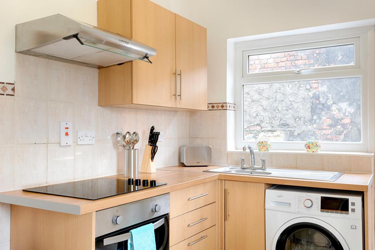 Parking, Smart Tv'S In All Rooms, Central Location Swansea Esterno foto