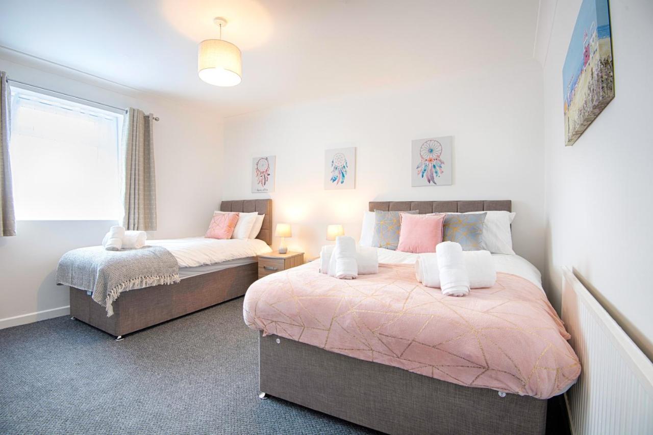 Parking, Smart Tv'S In All Rooms, Central Location Swansea Esterno foto